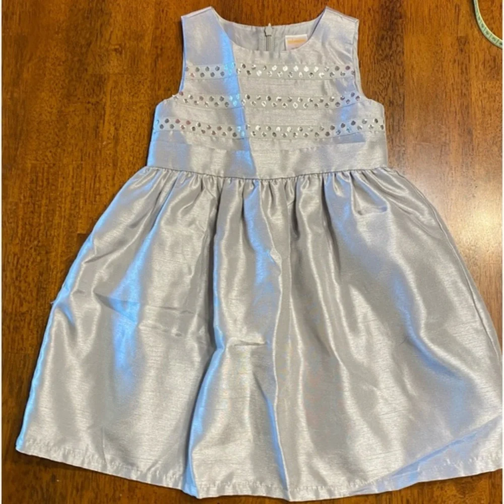 Gymboree silver-shiny sleeveless dress. Size‎ 2T.